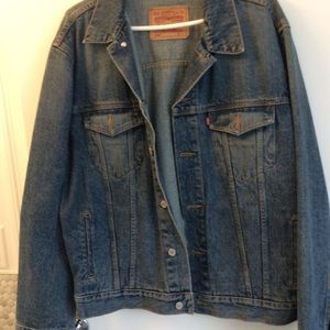 Men’s Levi’s Jacket never worn